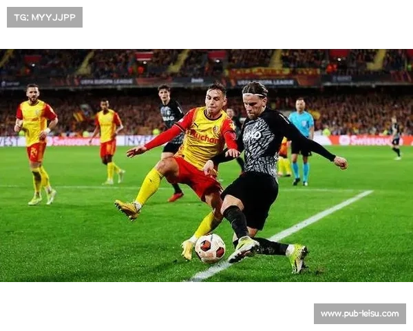 法甲首轮里昂客场小胜朗斯 福法纳制胜球助球队夺开门红 法甲首轮里昂客场小胜朗斯 福法纳制胜球助球队夺开门红